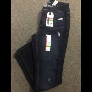 NWT Women’s Time and Tru Stretch skinny Jean